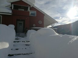 Treppe mit der Schneeschaufel frei geschaufelt :-)
