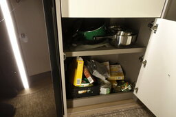 Chaos im Unterschrank