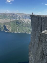 Gegen 15:30 Aufstieg und super leer trotz Nationalfeiertag