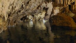 in der Höhle Diros