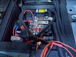Starterbatterie-Pluspol_20240908.jpg