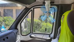 Ventilator am Fenster.jpg