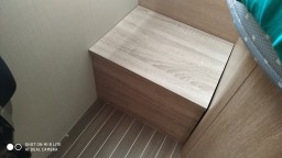 Hier habe ich den toten Raum genutzt und meine Frau kommt besser ins Bett
